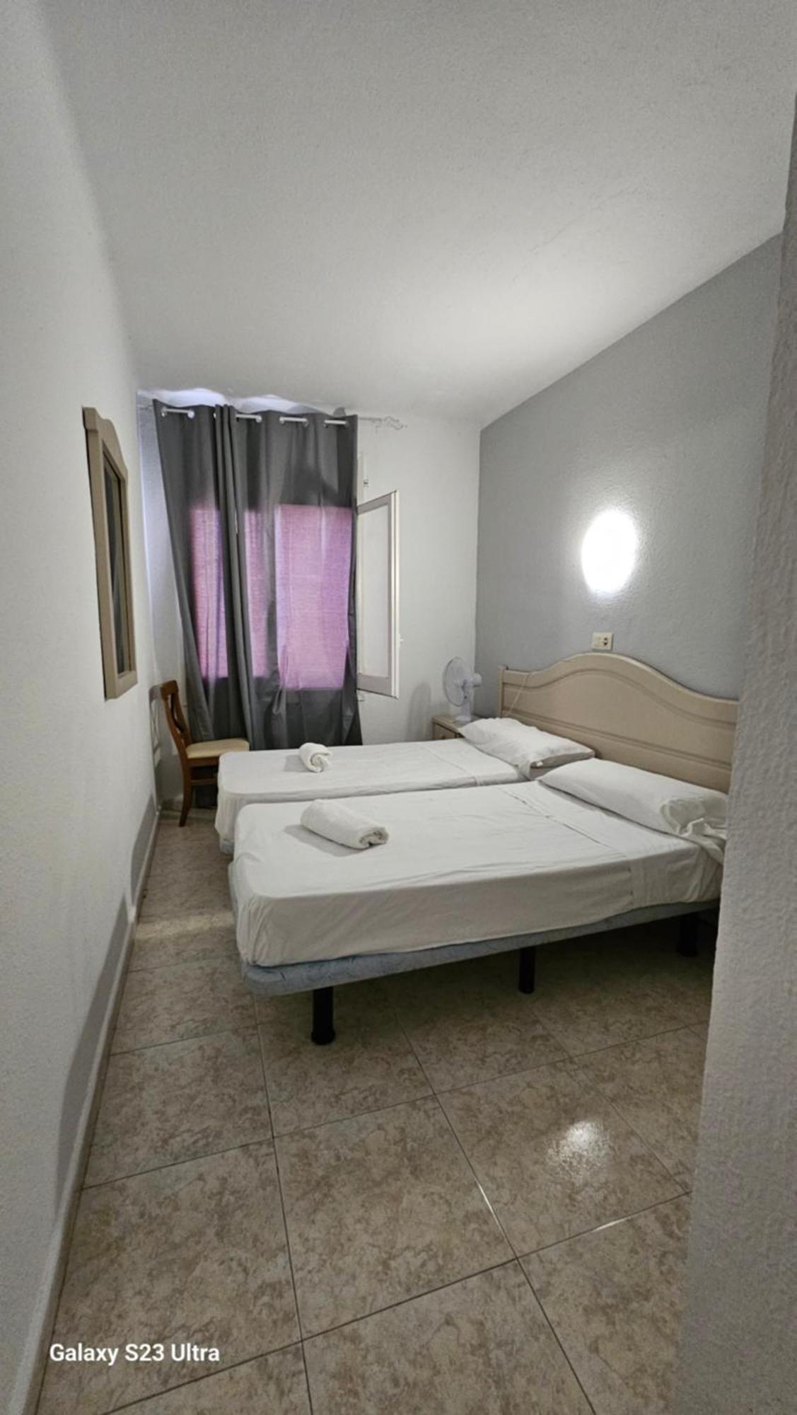 Hostal Caste Lloret de Mar Eksteriør bilde